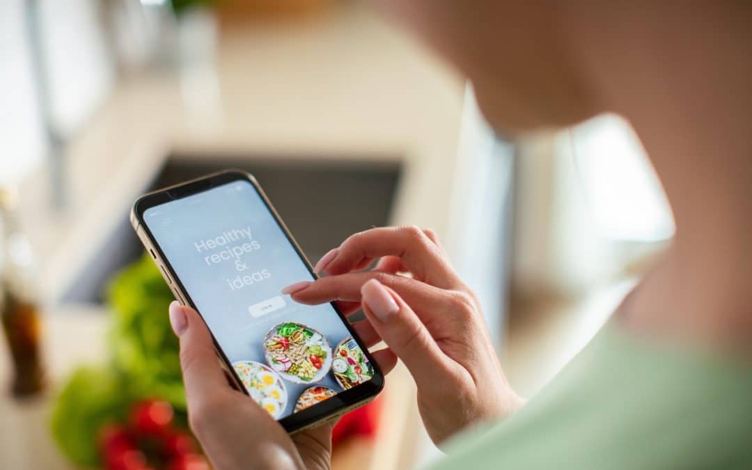 From Scroll to Sale: How Social Media Drives Real Revenue for Food Brands